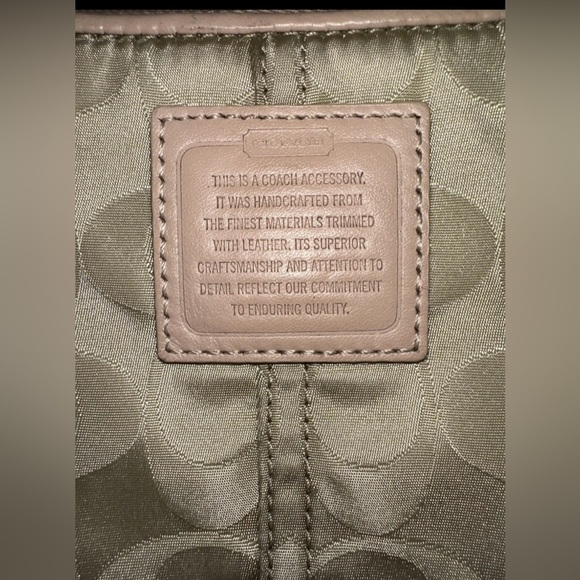 Coach Legacy Weekend Signature Nylon Sleeve Case Pouch Khaki Pink Accent - Picture 2 of 8